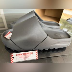 Yeezy Slides Onyx